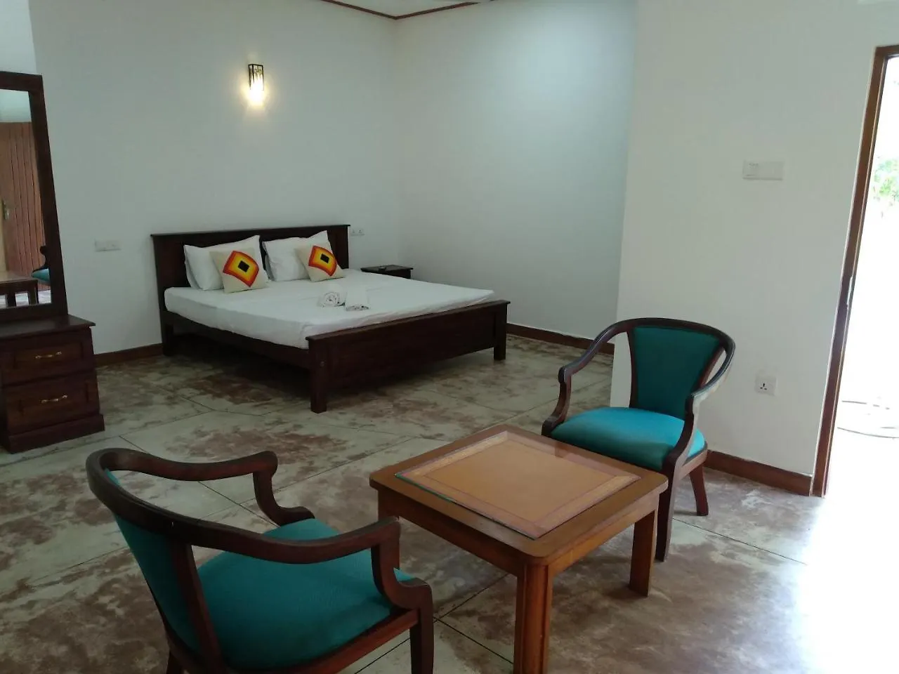 Ocean Gate Negombo Bed & Breakfast