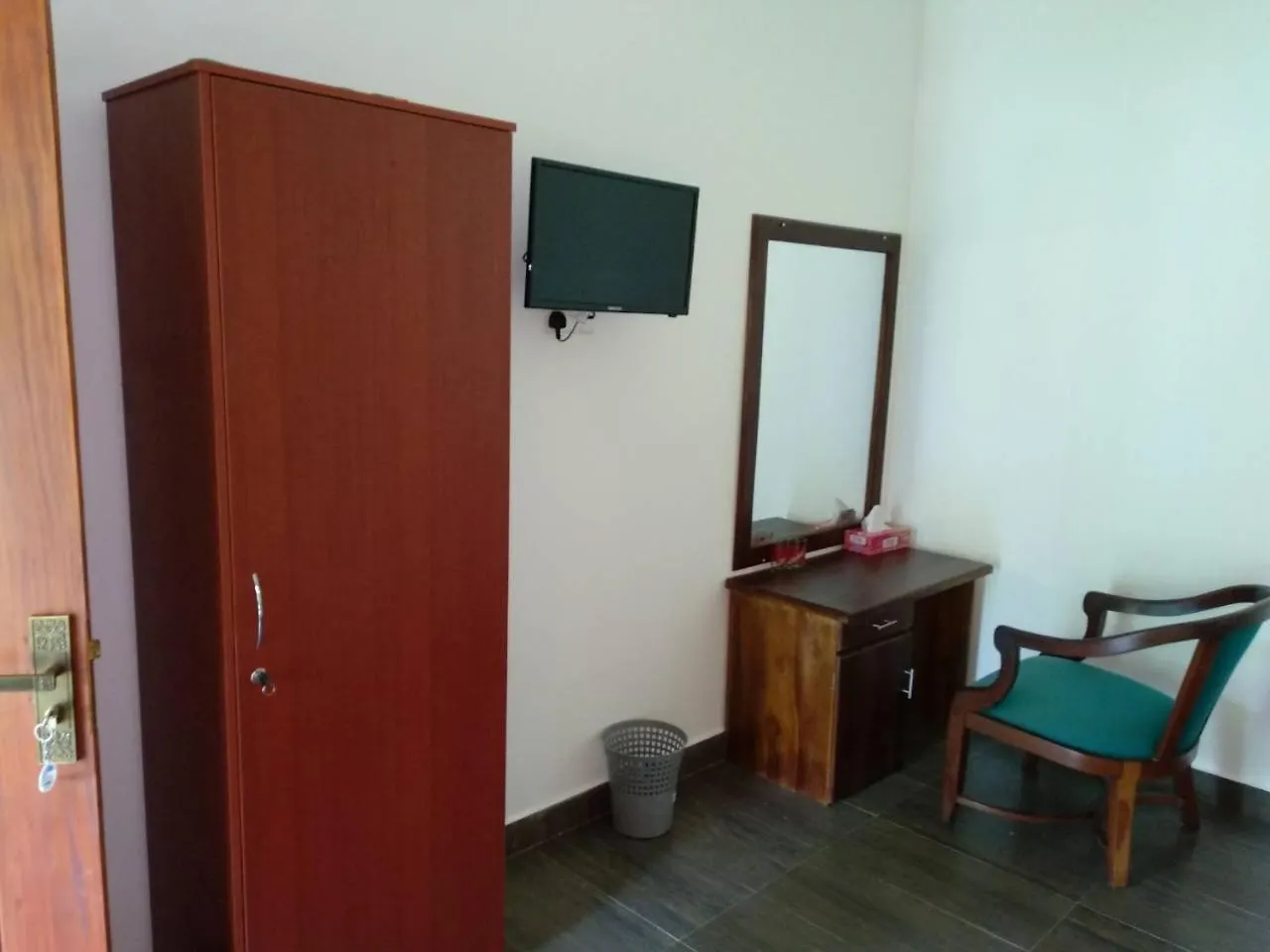 Ocean Gate Negombo Bed & Breakfast
